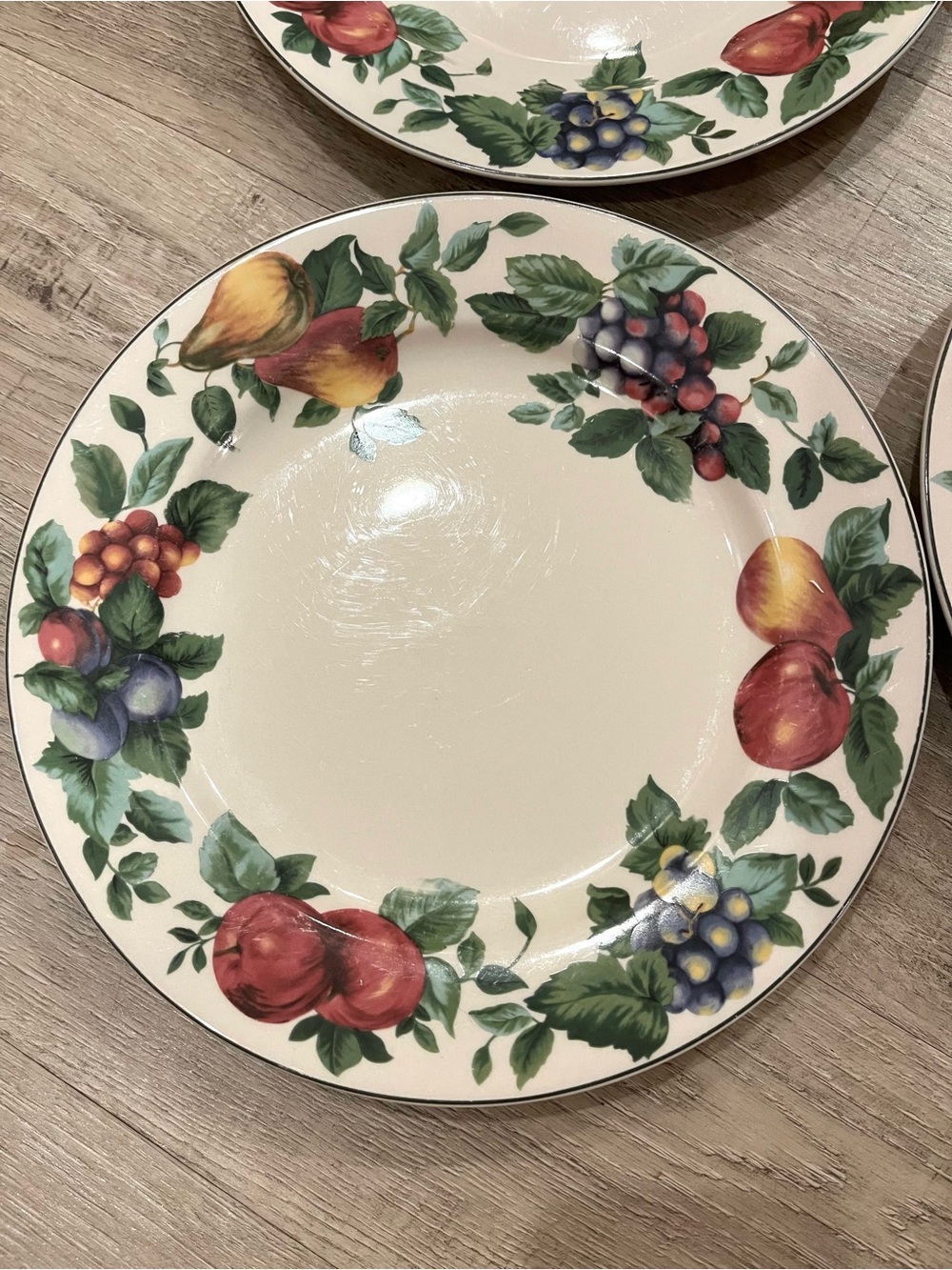 Sakura Oneida Sonoma Fruit-Patterned 11” Dinner Plates Set of 4 - Picture 5 of 10